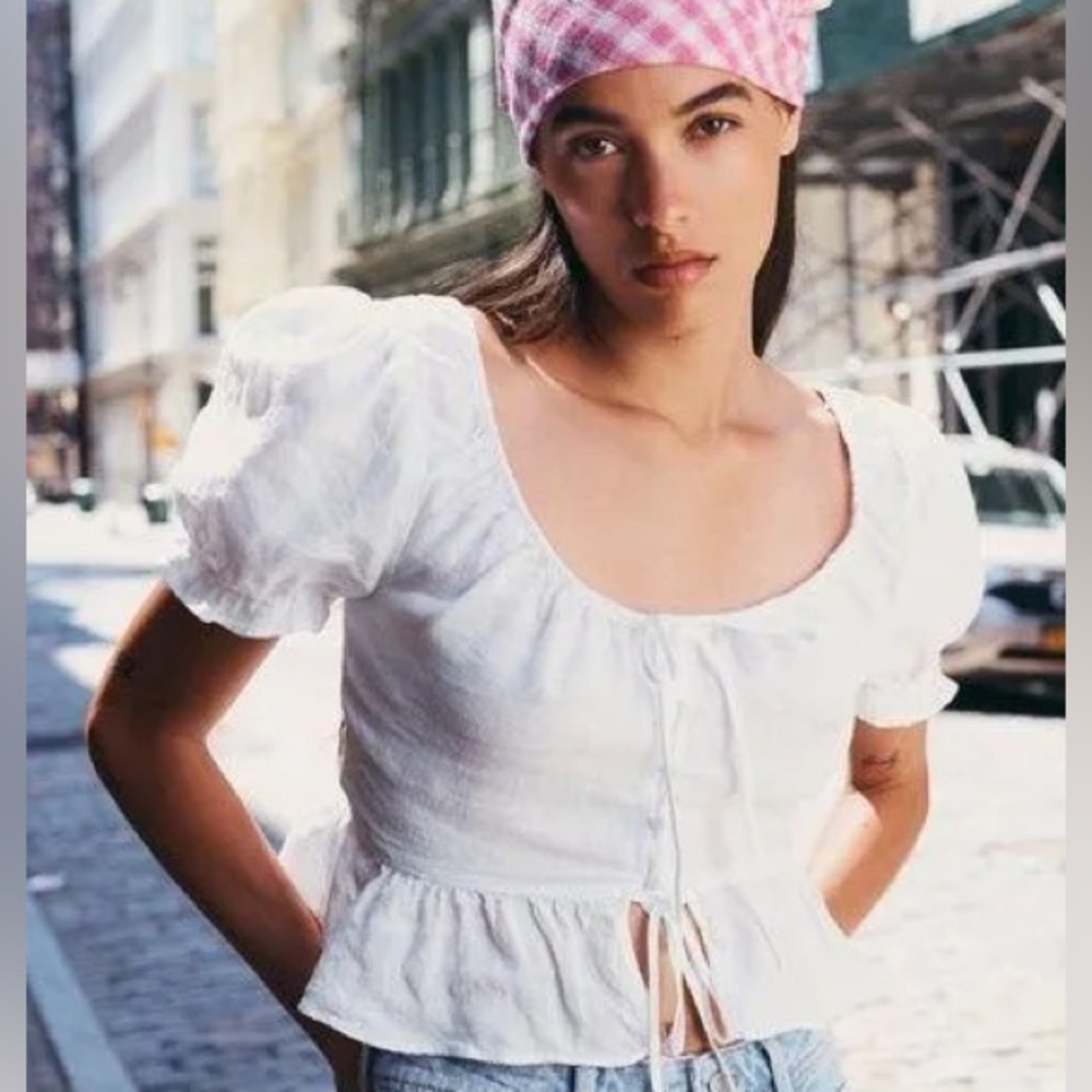 ZARA 100% Linen Women’s White Scoop Neck Peplum Ruffle Crop Top- Medium